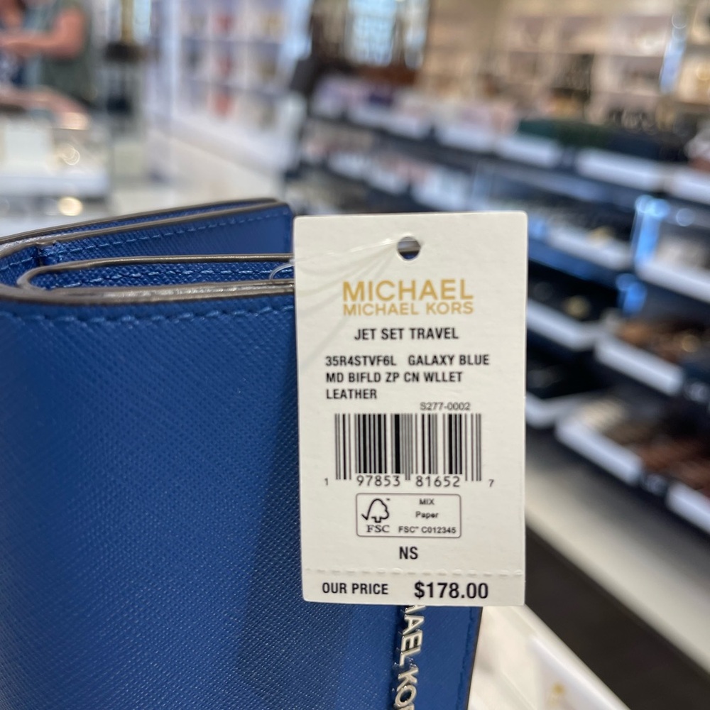MICHAEL KORS Medium Saffiano Leather Bifold Wallet
Galaxy Blue 
NWT - Picture 16 of 16